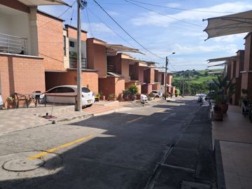 CA141 SEVENDE CASA EN CONJUNTO CAMPESTRE ALTOS DE LA COLINA TULUA