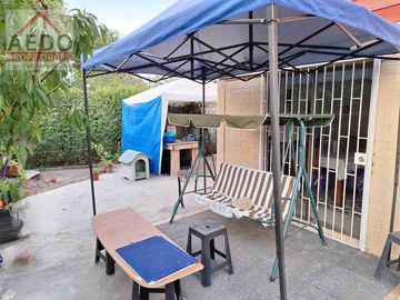Se Vende Linda Casa Aislada de dos pisos, en Condominio Valle Molinos, altura paradero 10, comuna de La Cruz.