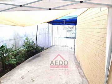 Se Vende Linda Casa Aislada de dos pisos, en Condominio Valle Molinos, altura paradero 10, comuna de La Cruz.