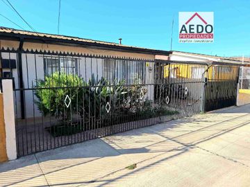 Se Vende Amplia, Linda y Funcional casa de un piso, Población Los Paltos, comuna de Quillota