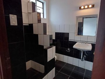 Casa amplia excelente ubicación SAN ISIDRO