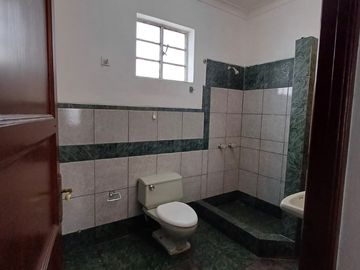 Casa amplia excelente ubicación SAN ISIDRO
