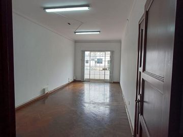 Casa amplia excelente ubicación SAN ISIDRO