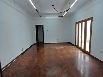 Casa amplia excelente ubicación SAN ISIDRO
