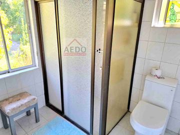 Se Vende Amplia y Linda Casa de un piso, aislada con Gran Terreno Residencial comuna de La Cruz