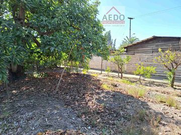 Se Vende Amplia y Linda Casa de un piso, aislada con Gran Terreno Residencial comuna de La Cruz