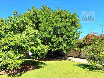 Se Vende Amplia y Linda Casa de un piso, aislada con Gran Terreno Residencial comuna de La Cruz