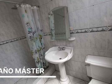 AMPLIA Y MODERNA CASA