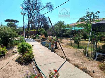 Se  Vende Gran Terreno Urbano con Linda Amplia  y Funcional casa de un piso, aislada, comuna de Quillota