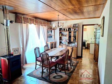 Se  Vende Gran Terreno Urbano con Linda Amplia  y Funcional casa de un piso, aislada, comuna de Quillota