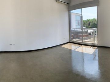 Casa en venta en Samborondón con piscina Km1