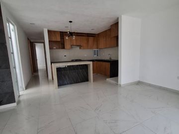 SE RENTAN CASAS DUPLEX EN FRACCIONAMIENTO CAMINO REAL HACIENDA, A UNOS METROS DE LA BUAP CU.