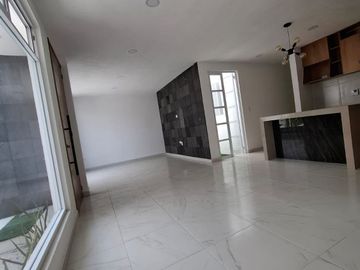 SE RENTAN CASAS DUPLEX EN FRACCIONAMIENTO CAMINO REAL HACIENDA, A UNOS METROS DE LA BUAP CU.