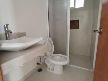 SE RENTAN CASAS DUPLEX EN FRACCIONAMIENTO CAMINO REAL HACIENDA, A UNOS METROS DE LA BUAP CU.