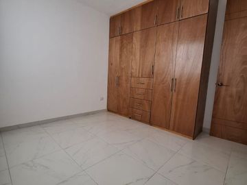 SE RENTAN CASAS DUPLEX EN FRACCIONAMIENTO CAMINO REAL HACIENDA, A UNOS METROS DE LA BUAP CU.