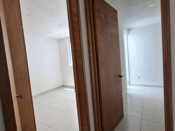 SE RENTAN CASAS DUPLEX EN FRACCIONAMIENTO CAMINO REAL HACIENDA, A UNOS METROS DE LA BUAP CU.