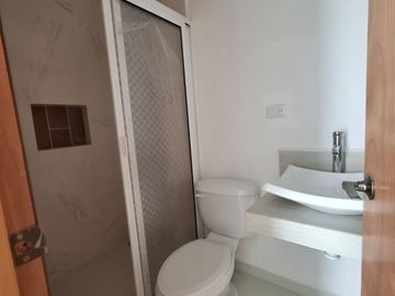 SE RENTAN CASAS DUPLEX EN FRACCIONAMIENTO CAMINO REAL HACIENDA, A UNOS METROS DE LA BUAP CU.