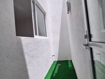 SE RENTAN CASAS DUPLEX EN FRACCIONAMIENTO CAMINO REAL HACIENDA, A UNOS METROS DE LA BUAP CU.