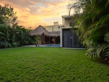 Residencia en venta de Lujo en Jardines de la Rejoyada, Mérida