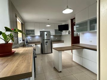 Impecable y amplia casa de 5 dormitorios en condominio seguro🏡💚