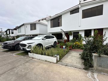 Impecable y amplia casa de 5 dormitorios en condominio seguro🏡💚