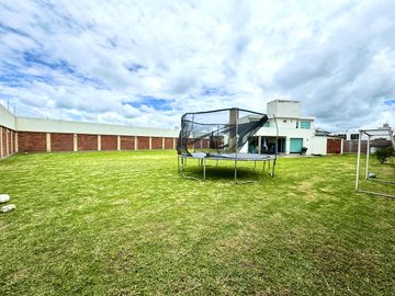 CASA EN VENTA CON EXCEDENTE DE TERRENO EN CALIMAYA