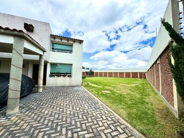 CASA EN VENTA CON EXCEDENTE DE TERRENO EN CALIMAYA