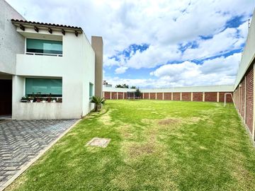 CASA EN VENTA CON EXCEDENTE DE TERRENO EN CALIMAYA