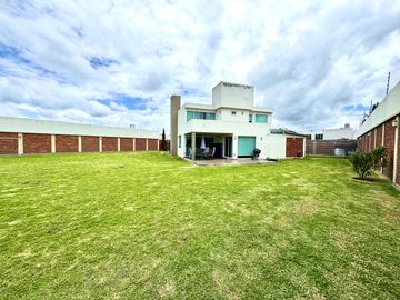 CASA EN VENTA CON EXCEDENTE DE TERRENO EN CALIMAYA