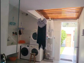 VENDO MODERNA Y ESPECTACULAR CASA EN LA PLANICIE - LA MOLINA