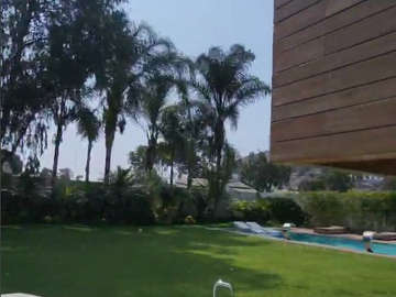 VENDO MODERNA Y ESPECTACULAR CASA EN LA PLANICIE - LA MOLINA