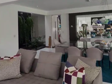 VENDO MODERNA Y ESPECTACULAR CASA EN LA PLANICIE - LA MOLINA