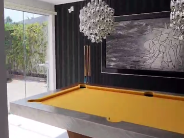 VENDO MODERNA Y ESPECTACULAR CASA EN LA PLANICIE - LA MOLINA