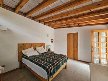Casa de un nivel en Tequisquiapan con jardín