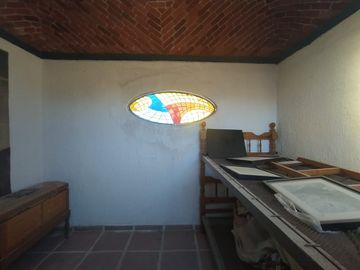 PROPIEDAD DE UN NIVEL CON POZA EN FRACCIONAMIENTO CÉNTRICO