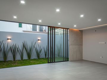 HERMOSA RESIDENCIA EN VENTA EN NUEVA GALICIA