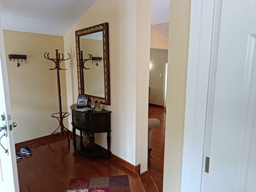 VENTA DE CASA A PRECIO DE TERRENO EN SURCO  9.5.4.9.6.7.3----