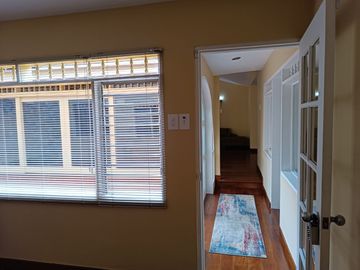 VENTA DE CASA A PRECIO DE TERRENO EN SURCO  9.5.4.9.6.7.3----