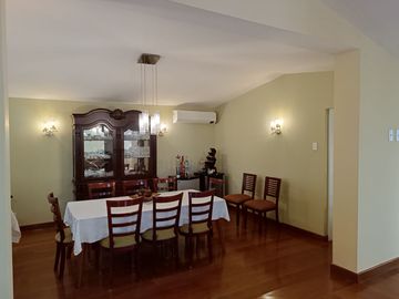 VENTA DE CASA A PRECIO DE TERRENO EN SURCO  9.5.4.9.6.7.3----