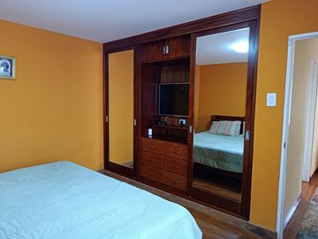 VENTA DE CASA A PRECIO DE TERRENO EN SURCO  9.5.4.9.6.7.3----