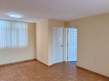 VENTA DE CASA A PRECIO DE TERRENO EN SURCO  9.5.4.9.6.7.3----