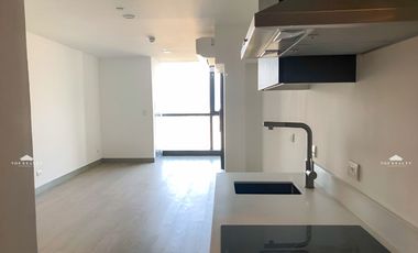 RUSH SALE! Century Spire Studio Condo Unit for Sale in Poblacion, Makati City