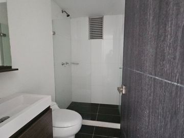 VENDO ESTUPENDO APARTAMENTO CON ASCENSOR EN GUAYACANES DE 7OM2, MANIZALES