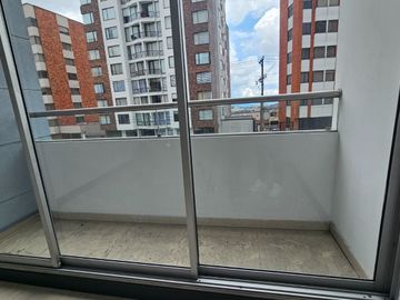 VENDO ESTUPENDO APARTAMENTO CON ASCENSOR EN GUAYACANES DE 7OM2, MANIZALES