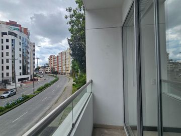 VENDO ESTUPENDO APARTAMENTO CON ASCENSOR EN GUAYACANES DE 7OM2, MANIZALES