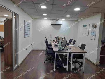 🏬 Se vende bodega de 426, 25 mt2, en Comuna Recoleta, Calle Canadá. Av. Zapadores.
✅ Características:
 *1er Piso:* 
1 Cacino.
3 Baños.
Espacio para Locker
7 Bodegas.
Ante Jardin
1 Estacionamiento para bajar mercancía.
2 Estacionamientos para vehículos.
1 Mini departamento para el Custodio con cocina y baño.

 *2do piso* 
9 Oficinas.
2 Baños
1 Oficina para Cámaras de Vigilancia.

✅ Entorno:
A 10 minutos en locomoción  del Metro zapadores.
Cercana a Minimarket,Restaurantes,
Farmacias, Panaderías etc.

💸 Valor 17.000 uf. Conversable.

Se acepta  Medio de Pago Crédito Hipotecario y Efectivo.

📞Contactos 
+56 9 3084 ----
+56 9 4632 ----