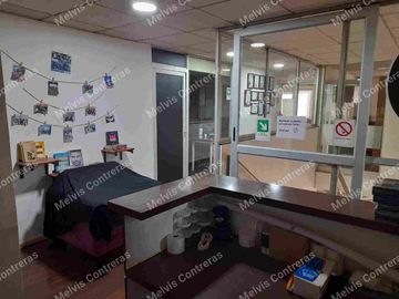 🏬 Se vende bodega de 426, 25 mt2, en Comuna Recoleta, Calle Canadá. Av. Zapadores.
✅ Características:
 *1er Piso:* 
1 Cacino.
3 Baños.
Espacio para Locker
7 Bodegas.
Ante Jardin
1 Estacionamiento para bajar mercancía.
2 Estacionamientos para vehículos.
1 Mini departamento para el Custodio con cocina y baño.

 *2do piso* 
9 Oficinas.
2 Baños
1 Oficina para Cámaras de Vigilancia.

✅ Entorno:
A 10 minutos en locomoción  del Metro zapadores.
Cercana a Minimarket,Restaurantes,
Farmacias, Panaderías etc.

💸 Valor 17.000 uf. Conversable.

Se acepta  Medio de Pago Crédito Hipotecario y Efectivo.

📞Contactos 
+56 9 3084 ----
+56 9 4632 ----