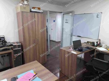 🏬 Se vende bodega de 426, 25 mt2, en Comuna Recoleta, Calle Canadá. Av. Zapadores.
✅ Características:
 *1er Piso:* 
1 Cacino.
3 Baños.
Espacio para Locker
7 Bodegas.
Ante Jardin
1 Estacionamiento para bajar mercancía.
2 Estacionamientos para vehículos.
1 Mini departamento para el Custodio con cocina y baño.

 *2do piso* 
9 Oficinas.
2 Baños
1 Oficina para Cámaras de Vigilancia.

✅ Entorno:
A 10 minutos en locomoción  del Metro zapadores.
Cercana a Minimarket,Restaurantes,
Farmacias, Panaderías etc.

💸 Valor 17.000 uf. Conversable.

Se acepta  Medio de Pago Crédito Hipotecario y Efectivo.

📞Contactos 
+56 9 3084 ----
+56 9 4632 ----