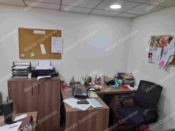 🏬 Se vende bodega de 426, 25 mt2, en Comuna Recoleta, Calle Canadá. Av. Zapadores.
✅ Características:
 *1er Piso:* 
1 Cacino.
3 Baños.
Espacio para Locker
7 Bodegas.
Ante Jardin
1 Estacionamiento para bajar mercancía.
2 Estacionamientos para vehículos.
1 Mini departamento para el Custodio con cocina y baño.

 *2do piso* 
9 Oficinas.
2 Baños
1 Oficina para Cámaras de Vigilancia.

✅ Entorno:
A 10 minutos en locomoción  del Metro zapadores.
Cercana a Minimarket,Restaurantes,
Farmacias, Panaderías etc.

💸 Valor 17.000 uf. Conversable.

Se acepta  Medio de Pago Crédito Hipotecario y Efectivo.

📞Contactos 
+56 9 3084 ----
+56 9 4632 ----