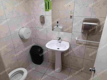 🏬 Se vende bodega de 426, 25 mt2, en Comuna Recoleta, Calle Canadá. Av. Zapadores.
✅ Características:
 *1er Piso:* 
1 Cacino.
3 Baños.
Espacio para Locker
7 Bodegas.
Ante Jardin
1 Estacionamiento para bajar mercancía.
2 Estacionamientos para vehículos.
1 Mini departamento para el Custodio con cocina y baño.

 *2do piso* 
9 Oficinas.
2 Baños
1 Oficina para Cámaras de Vigilancia.

✅ Entorno:
A 10 minutos en locomoción  del Metro zapadores.
Cercana a Minimarket,Restaurantes,
Farmacias, Panaderías etc.

💸 Valor 17.000 uf. Conversable.

Se acepta  Medio de Pago Crédito Hipotecario y Efectivo.

📞Contactos 
+56 9 3084 ----
+56 9 4632 ----